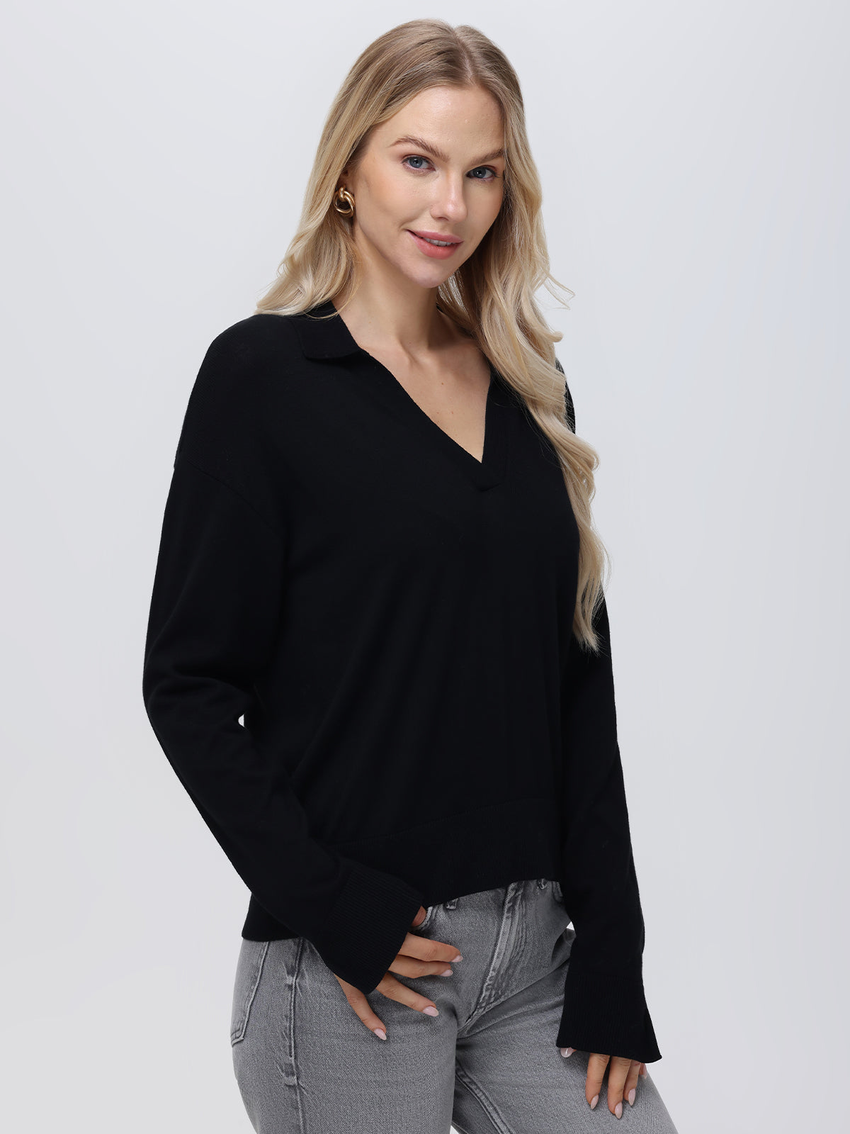 Maddi: 100% Cotton V-Neck Collar Pullover