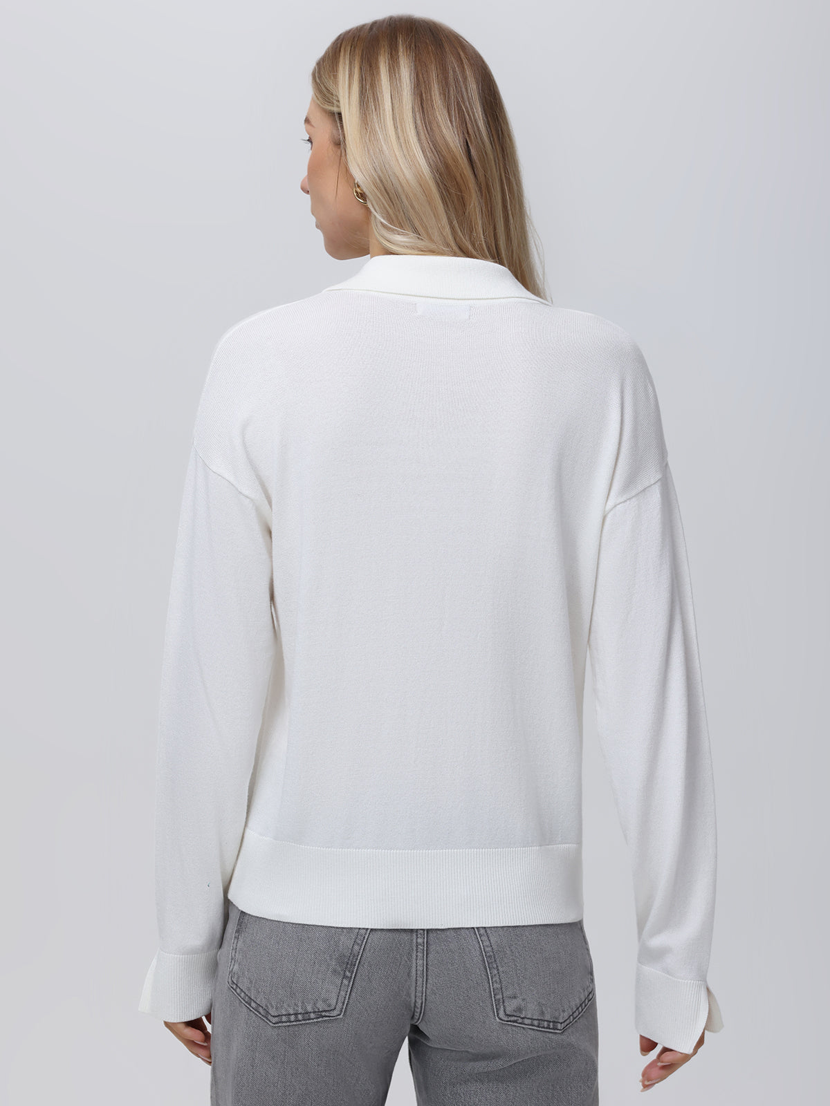 Maddi: 100% Cotton V-Neck Collar Pullover