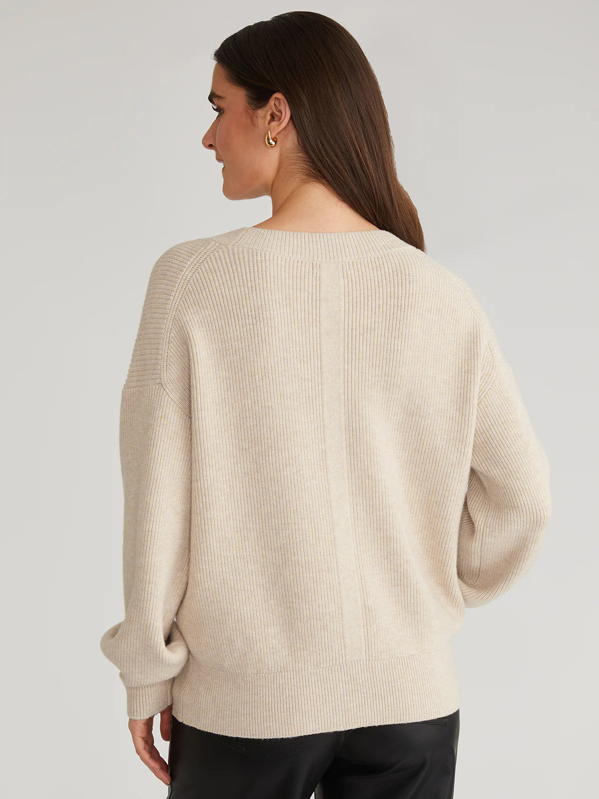 Angela: Oversize V-Neck Sweater